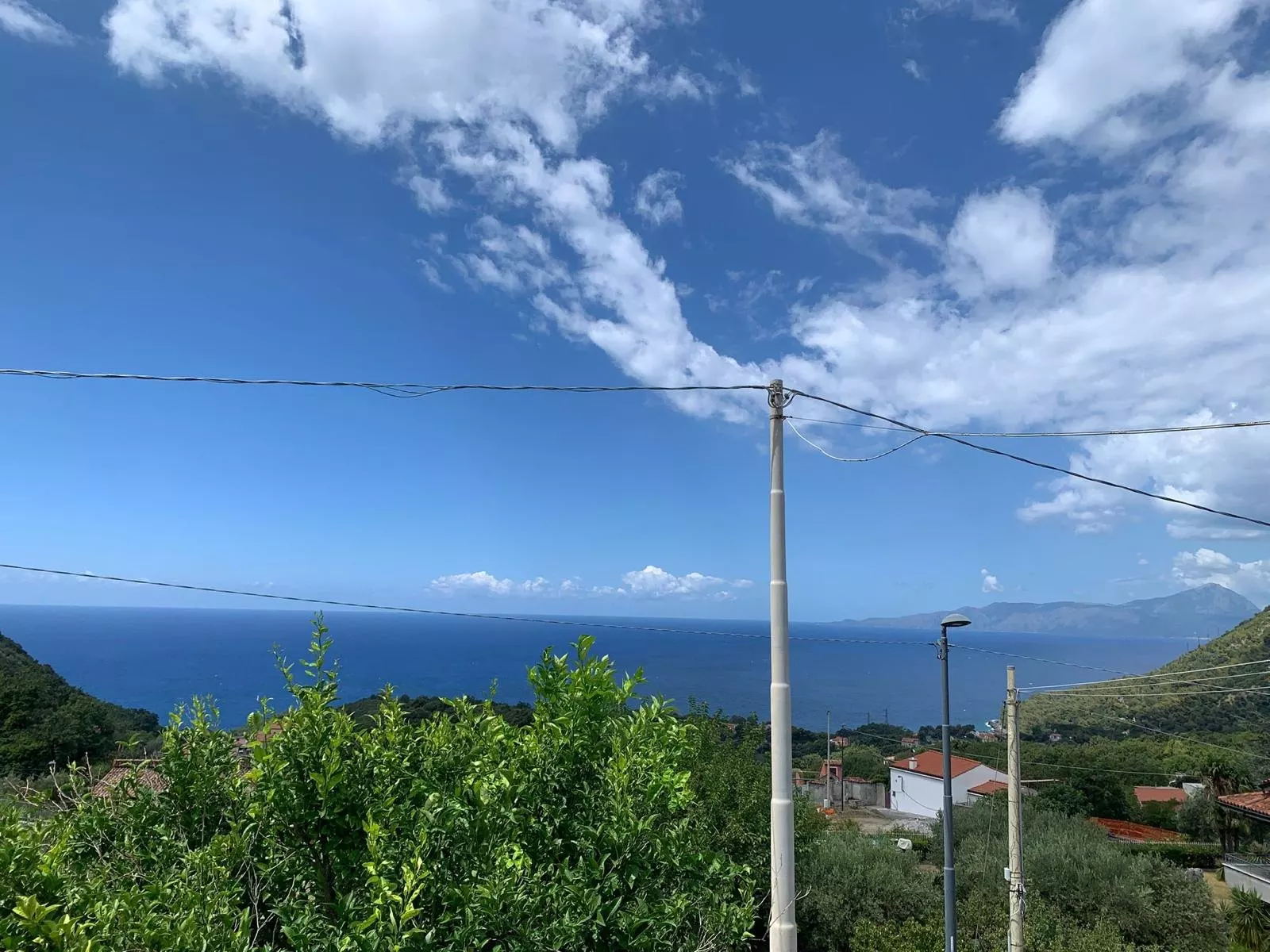 Il golfo di Policastro tra gli agrumi, dalla Casa di Carolina