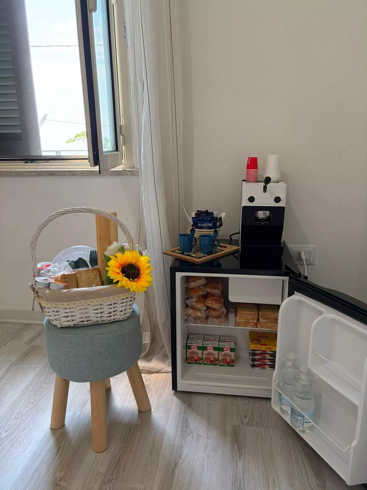 Caffè e frigobar